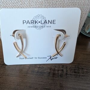 Park Lane Stylish Gold Crossed Earrings